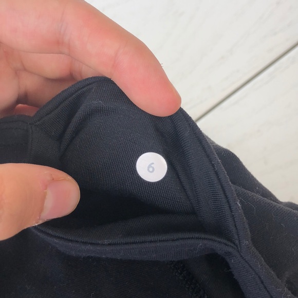 Black cropped lululemon leggings - Picture 4 of 4